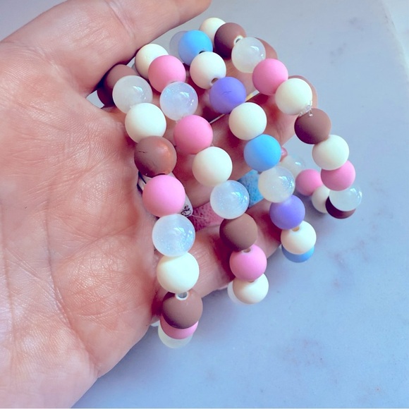 NWOT 1 Handmade Labubu Colorful Beaded Kid Bracelet - Picture 4 of 4